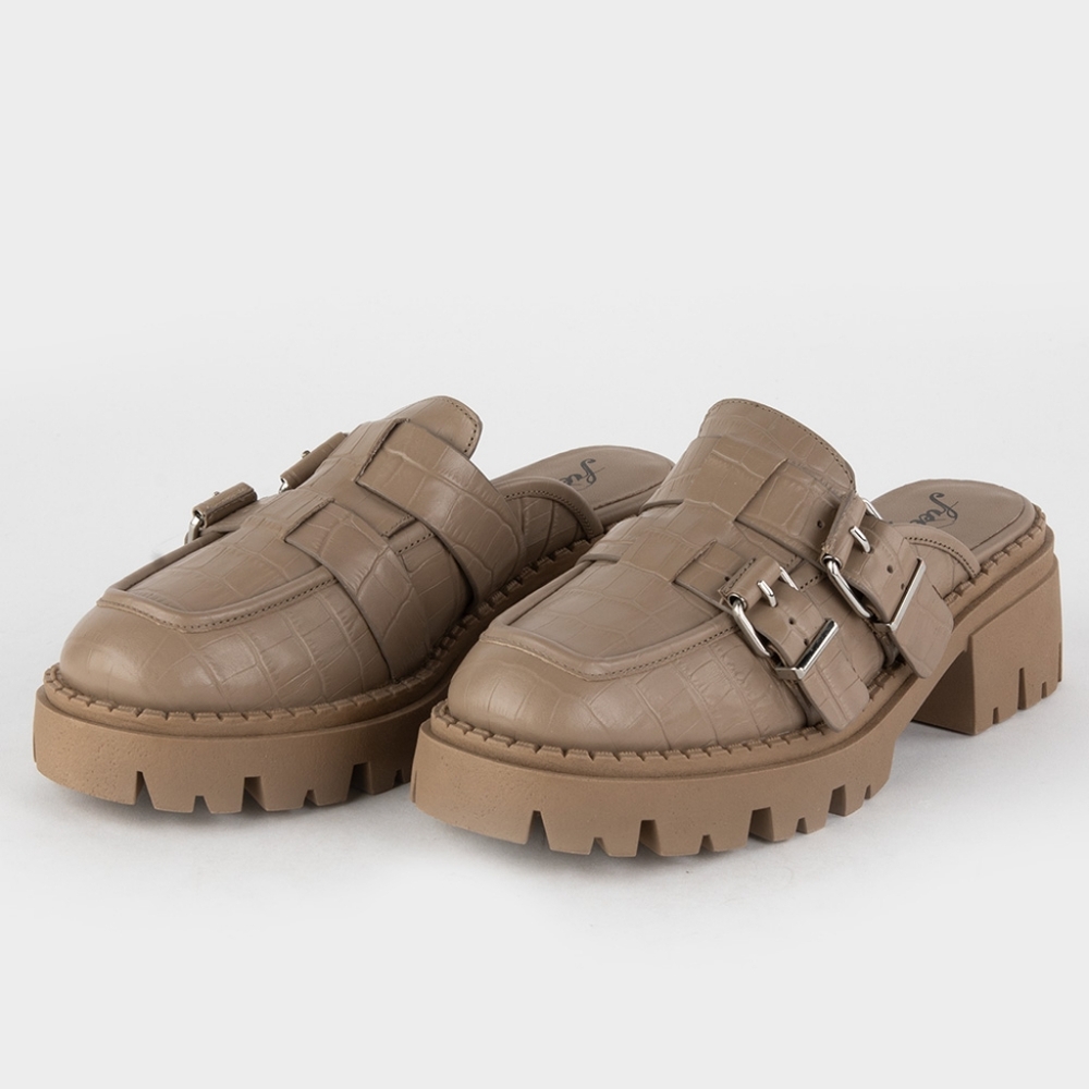 NWOT Free People Buckle Lyra Lug Sole Loafers - Size 8